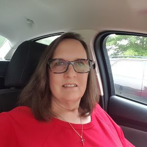 Meet your Posher, Debora